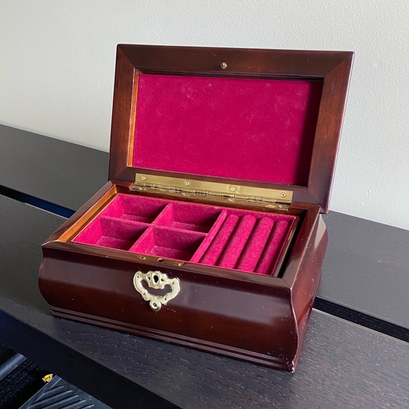 Bombay Company Mahogany Wood Red Velvet Lined Jewellery Box - Picture 6 of 15